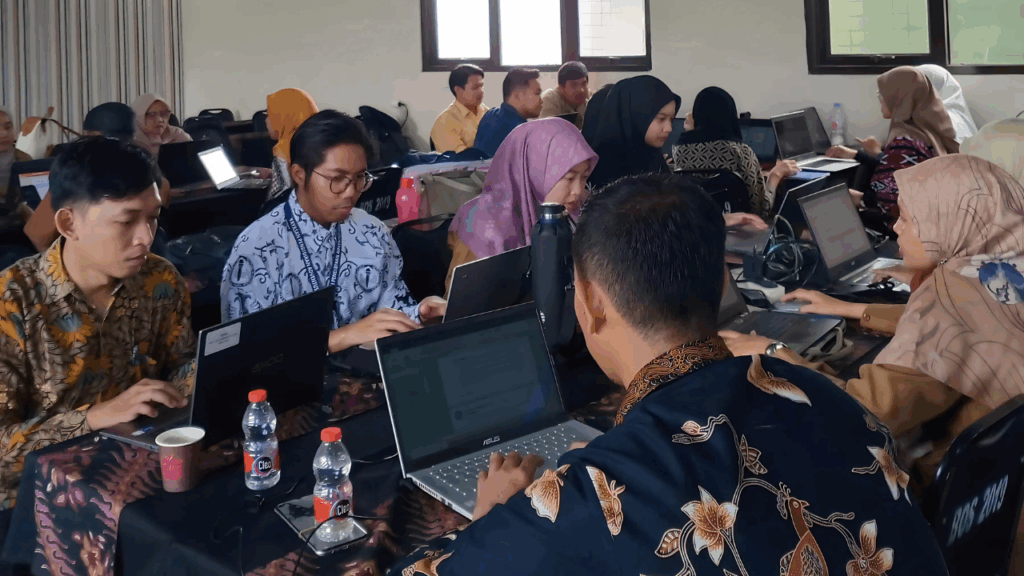 Menumbuhkan Skill Kolaborasi dan Penggunaan Teknologi Esensial