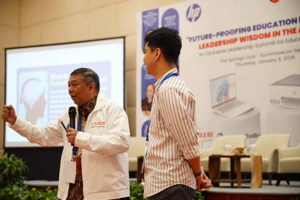 Narasumber Memaparkan Materi dalam Sesi 5 Digifest Leadership SUMMIT 2026