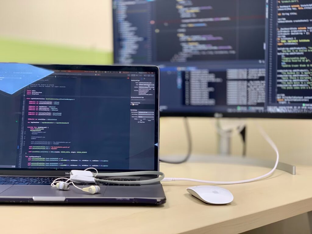 Ilustrasi Programmer Sebagai Salah Satu Profesi IT yang Dibutuhkan